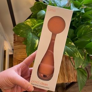 pmd clean SMART FACIAL CLEANSING DEVICE